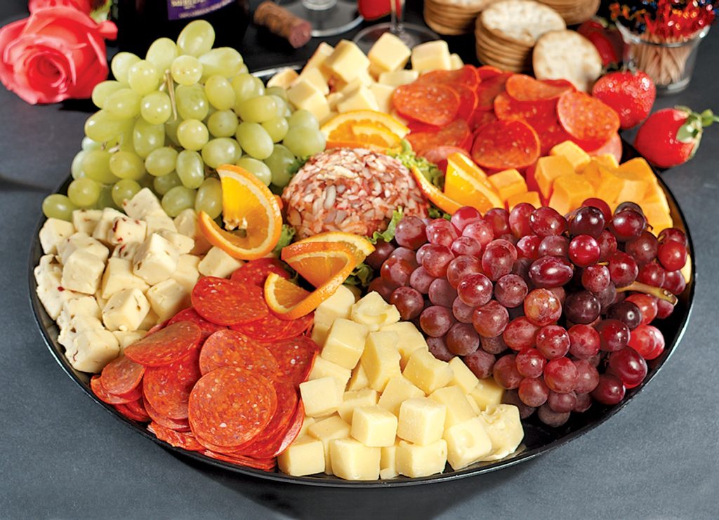 Cheese, Pepperoni & Grape Appetizer Platter Food Picture