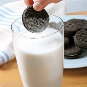 Oreo Cookies and Milk Food Picture