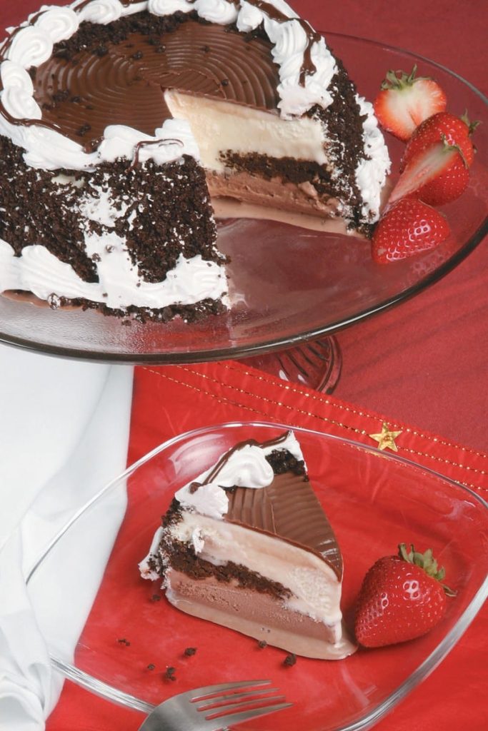 Fresh Ice Cream Cake with Strawberries Food Picture