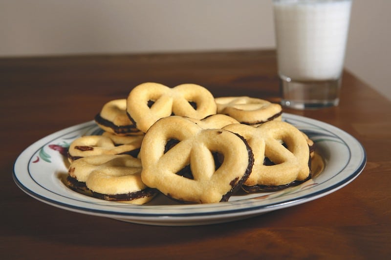 Pretzel Cookies with Milk Food Picture