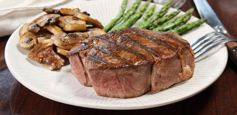 Grilled Filet Mignon With Mushrooms & Asparagus Food Picture